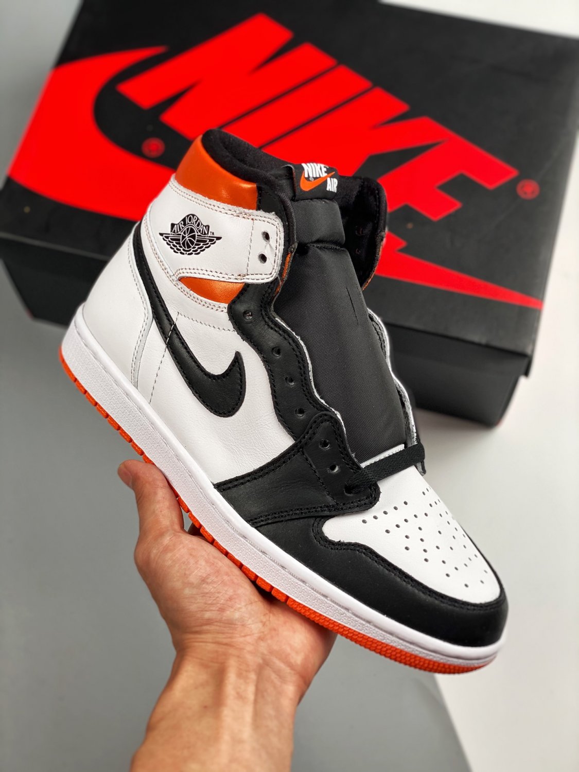 jordan 1 high og whiteelectro orange-black