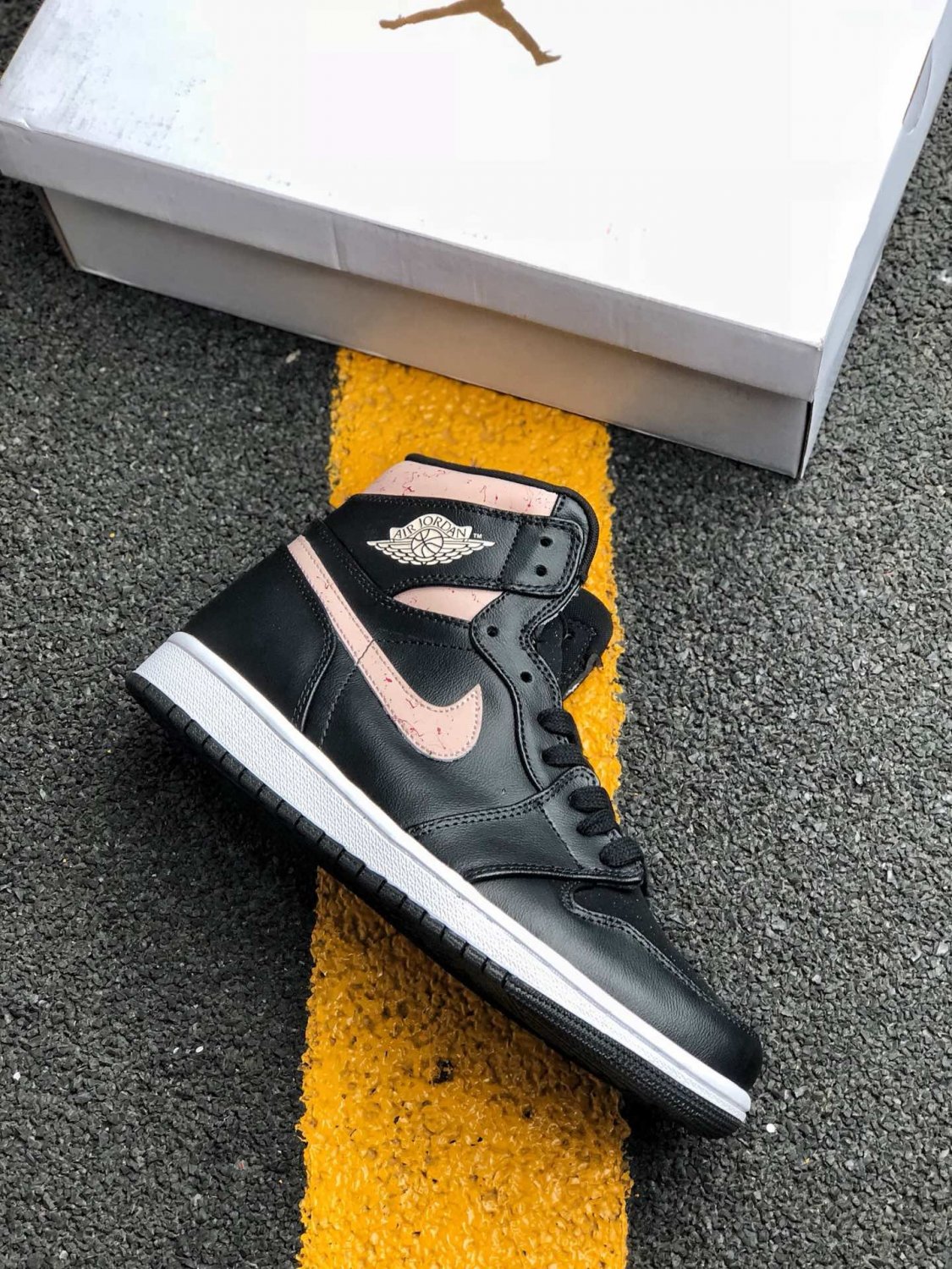 jordan 1 high premium blacksilt red aq9131-001 on