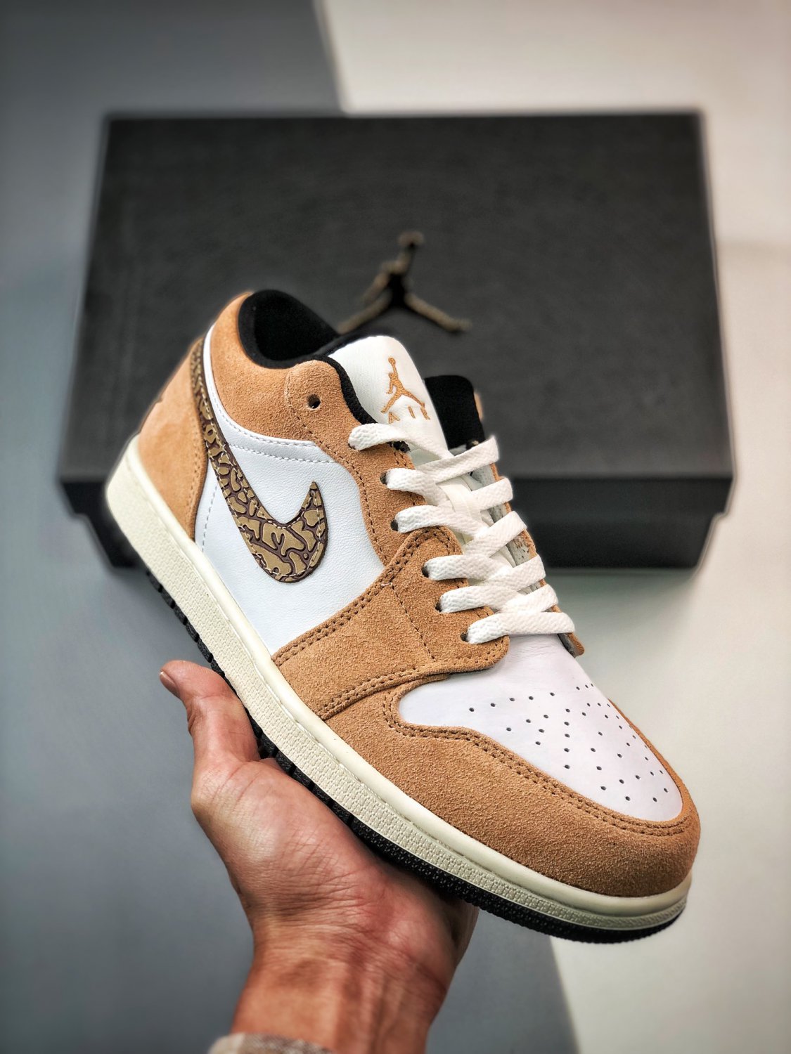 jordan 1 low &acirc;��brown elephant&acirc;�� hempmetallic gold-white-tan-black
