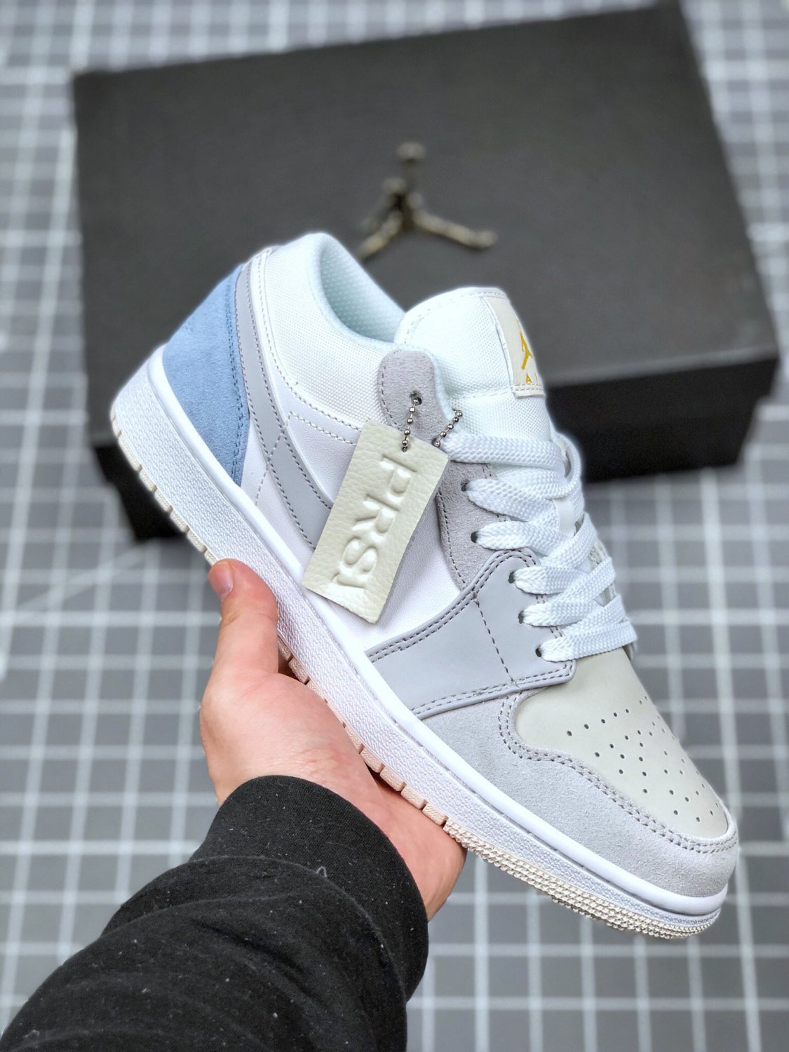 jordan 1 low &acirc;��paris&acirc;�� whitesky grey-football grey