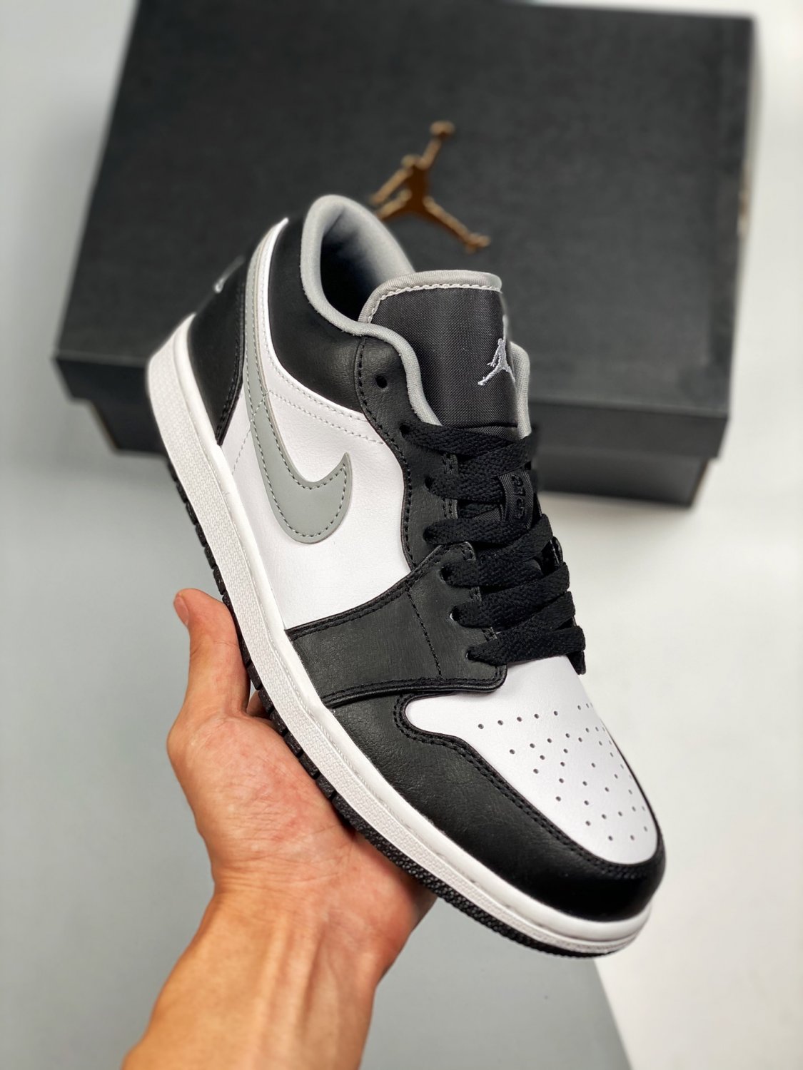 jordan 1 low black medium grey 553558-040