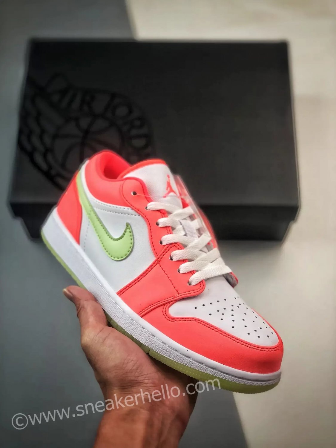 jordan 1 low lava glowwhitebarely volt fn6772-671