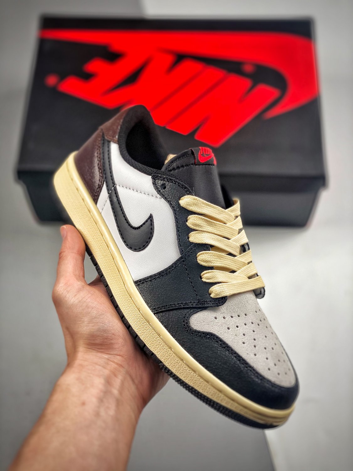 jordan 1 low og black white chocolate