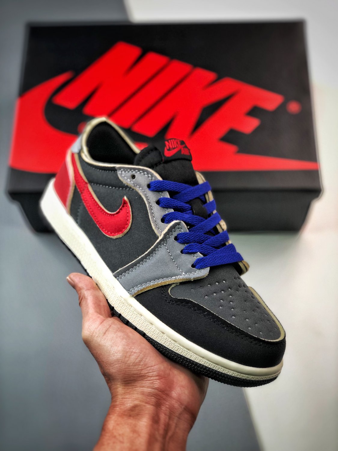 jordan 1 low og ex blackdark smoke grey-red