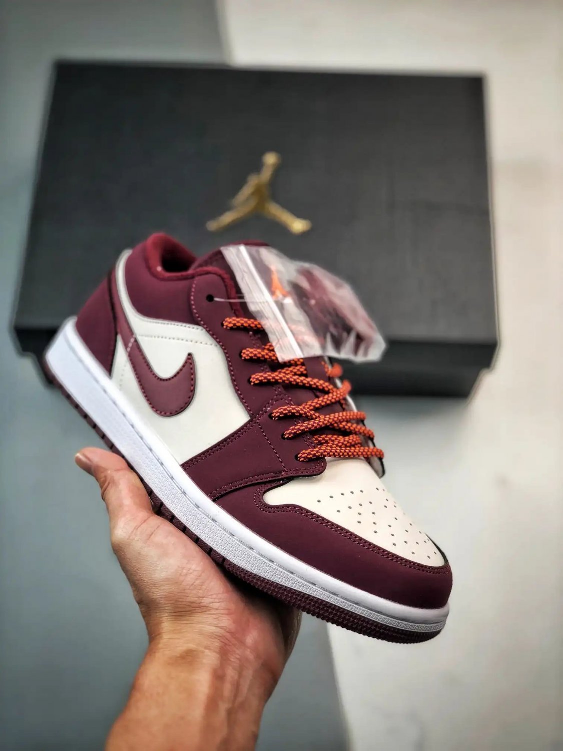 jordan 1 low phantomnight maroon-total orange-white