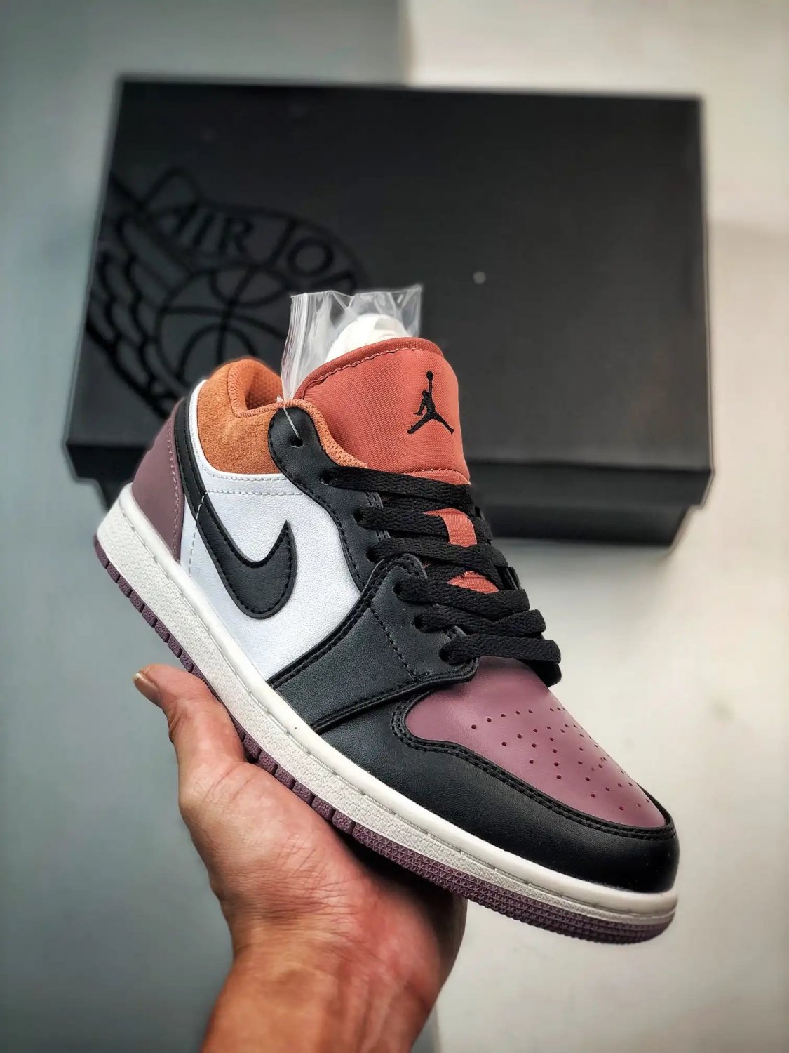 jordan 1 low se whiteblack-sky j mauve fb9907-102