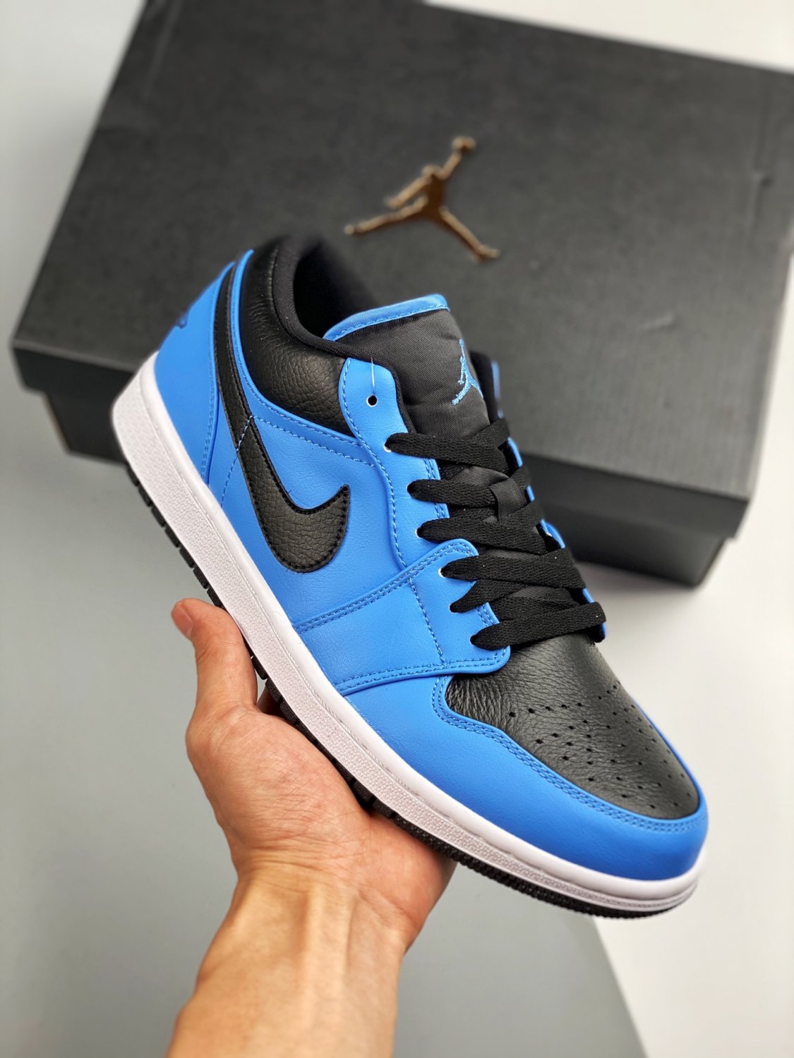 jordan 1 low university blueblack-white