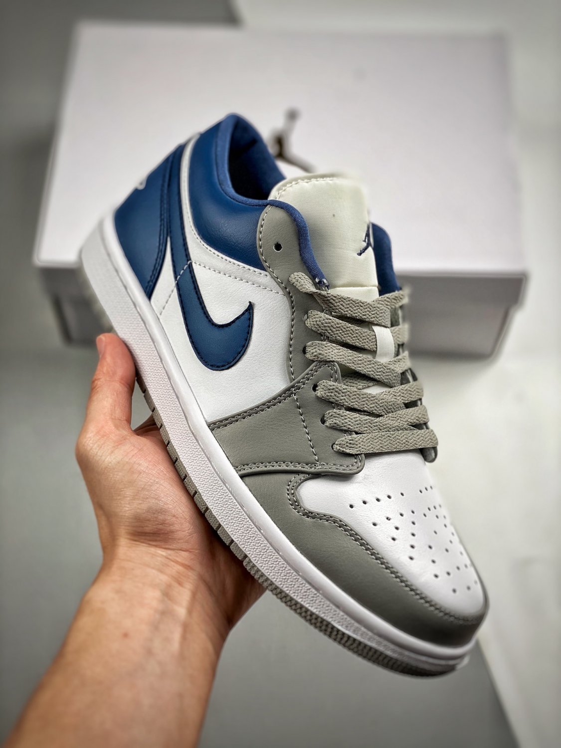 jordan 1 low white grey blue dc0774-042