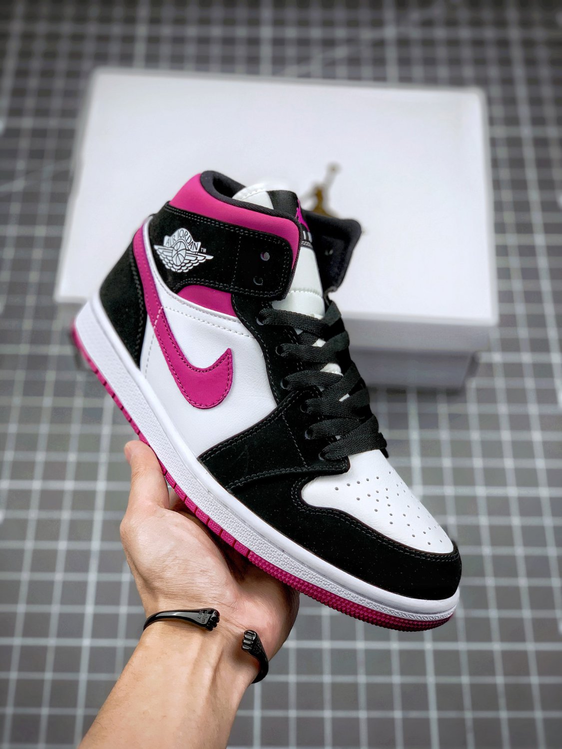 jordan 1 mid &acirc;��magenta&acirc;�� bq6472-005