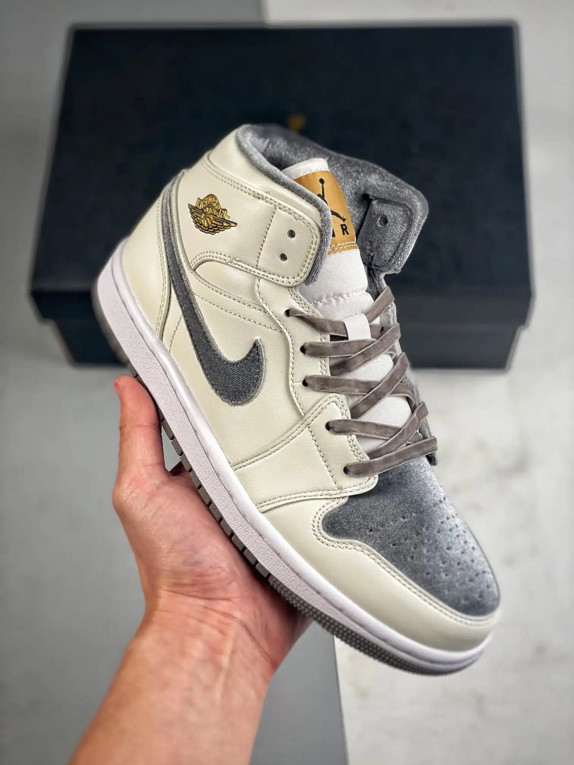 jordan 1 mid &acirc;��velvet toe&acirc;�� fb9899-100