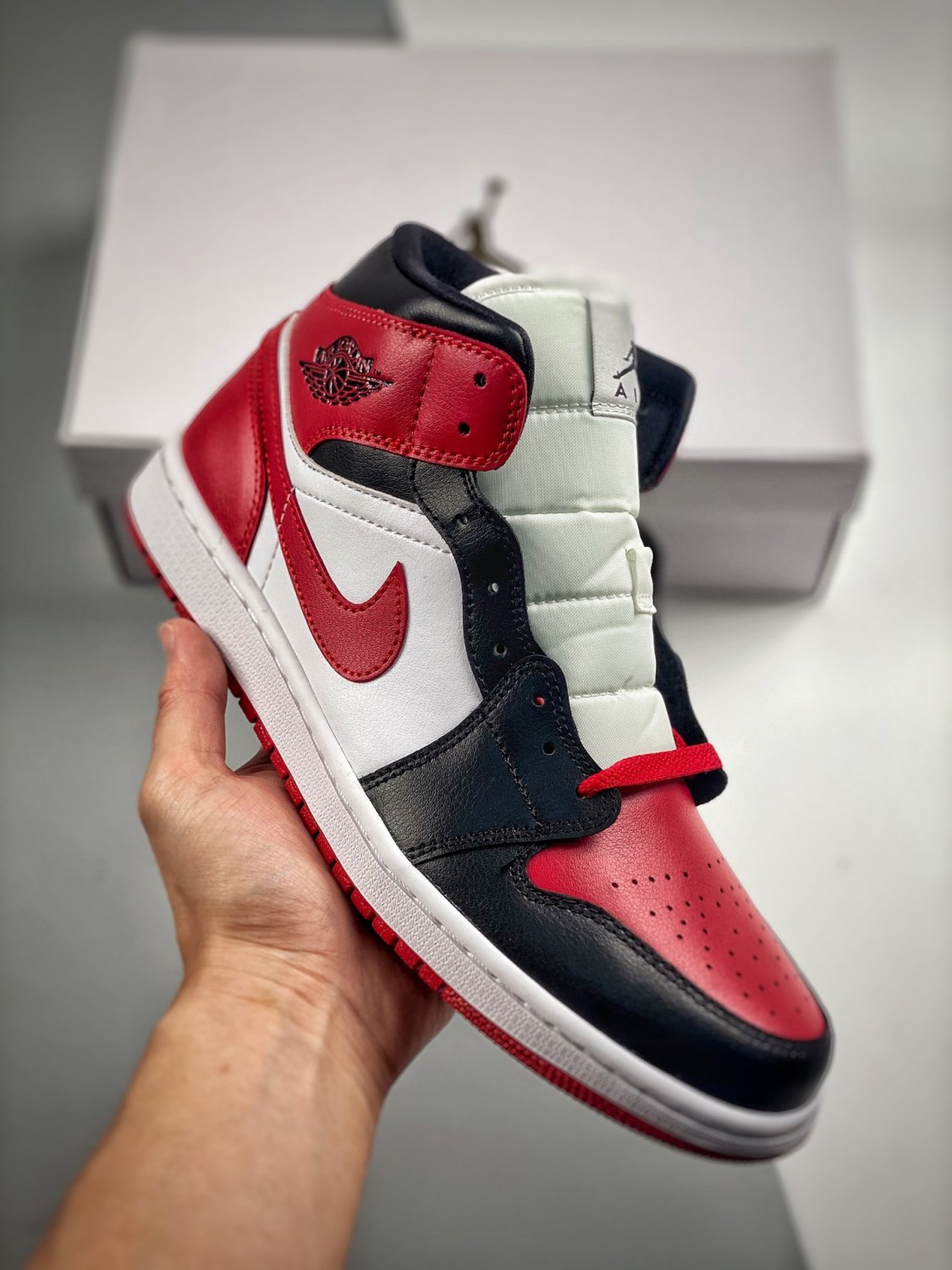 jordan 1 mid &Atilde;&cent;&Acirc;�&Acirc;�bred toe&Atilde;&cent;&Acirc;�&Acirc;� bq6472-079