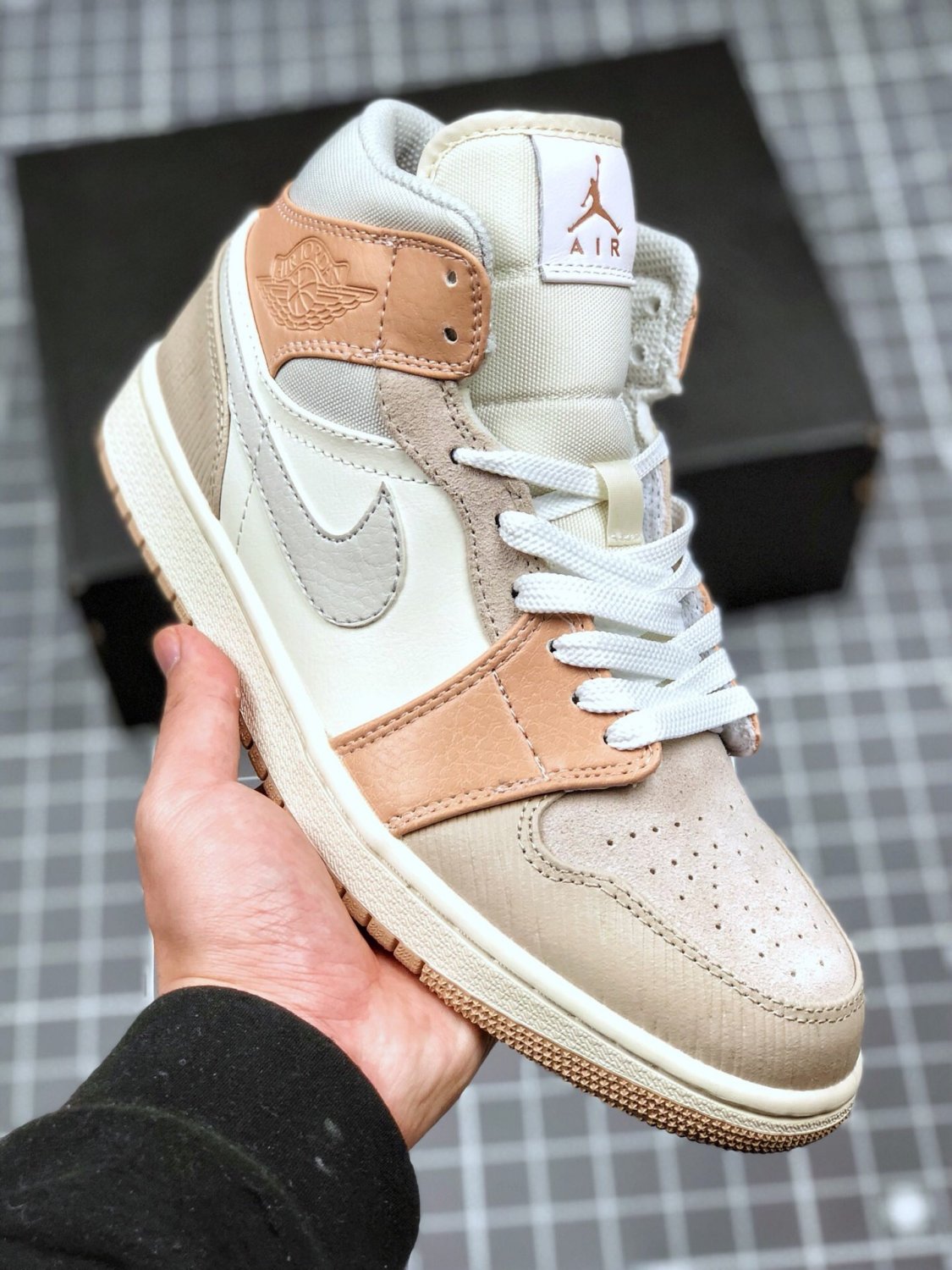 jordan 1 mid &Atilde;&cent;&Acirc;�&Acirc;�milan&Atilde;&cent;&Acirc;�&Acirc;� saillight bone-string-shimmer