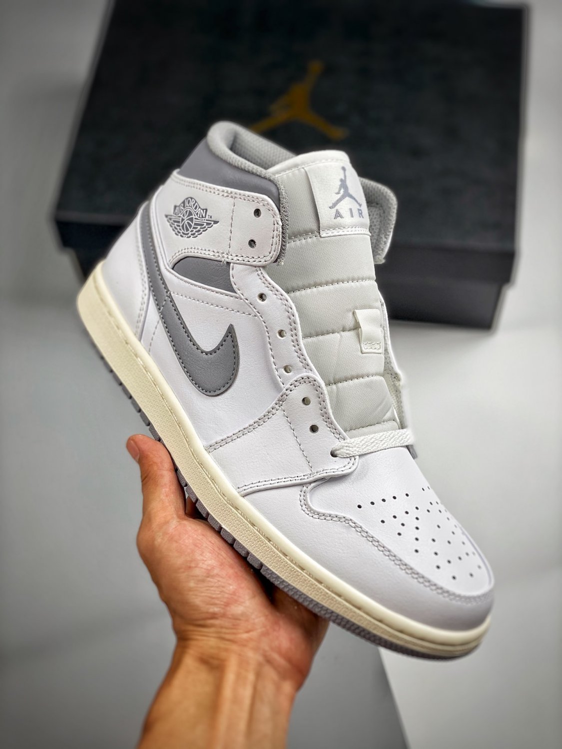 jordan 1 mid &Atilde;&cent;&Acirc;�&Acirc;�neutral grey&Atilde;&cent;&Acirc;�&Acirc;� 554724-135