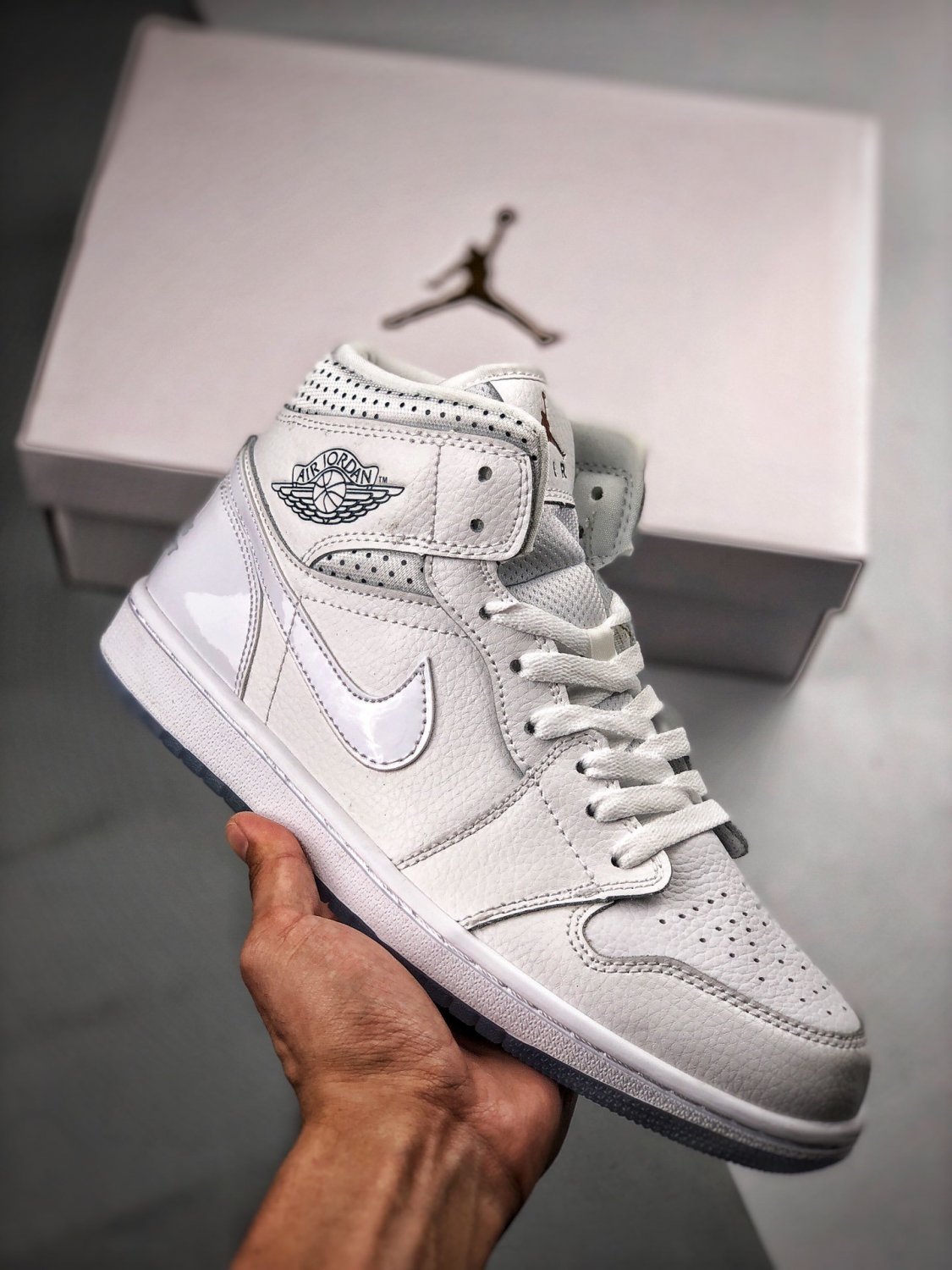 jordan 1 mid &Atilde;&cent;&Acirc;�&Acirc;�nos differences nous unissent&Atilde;&cent;&Acirc;�&Acirc;� ci9100-100 on