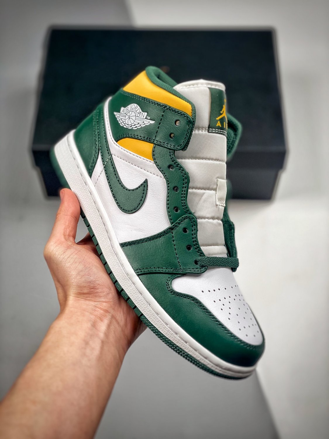 jordan 1 mid &Atilde;&cent;&Acirc;�&Acirc;�seattle supersonics&Atilde;&cent;&Acirc;�&Acirc;� green yellow