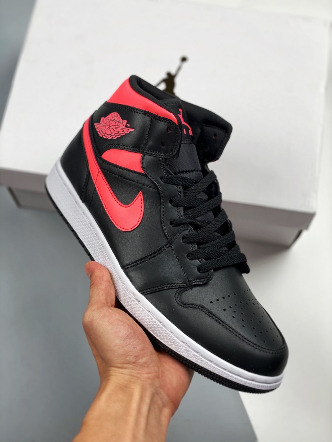 jordan 1 mid blacksiren redwhite bq6472-004