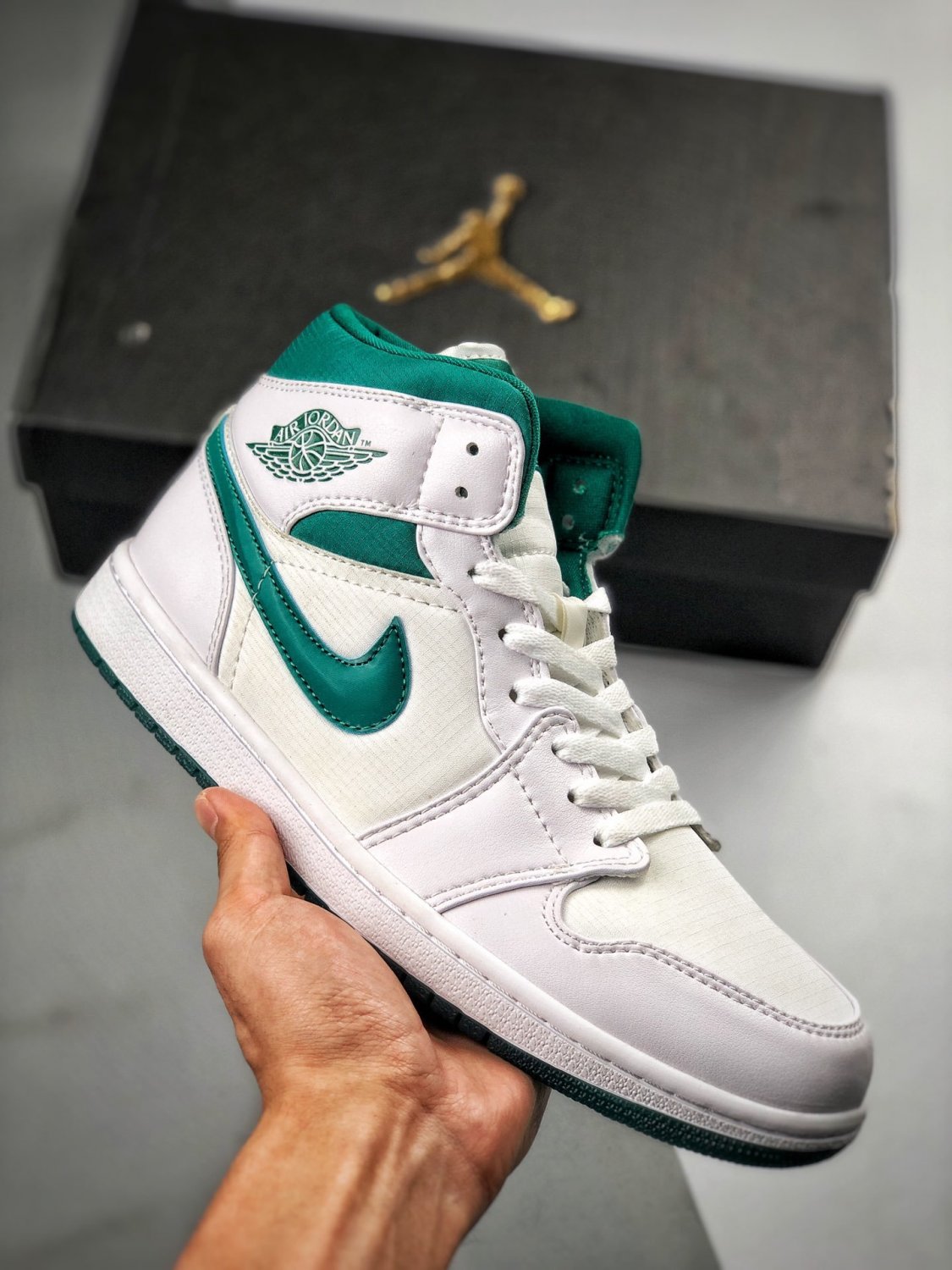 jordan 1 mid whitemystic green on