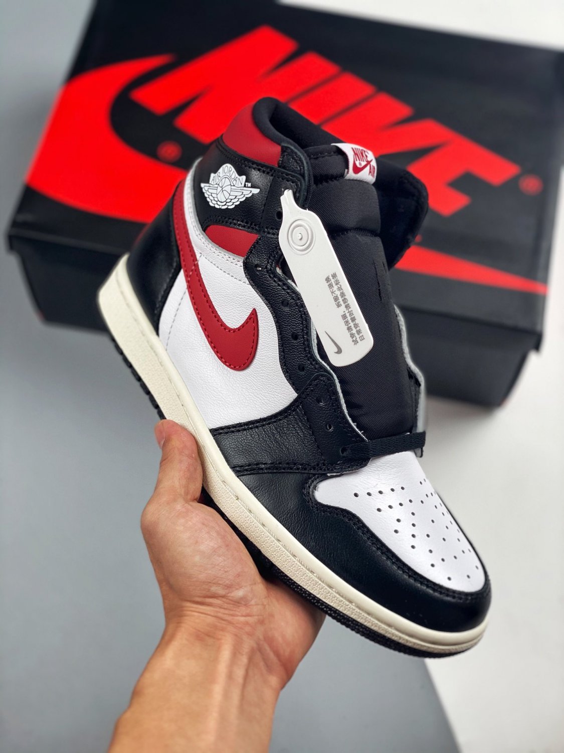 jordan 1 retro high og blackwhite-sail-gym red