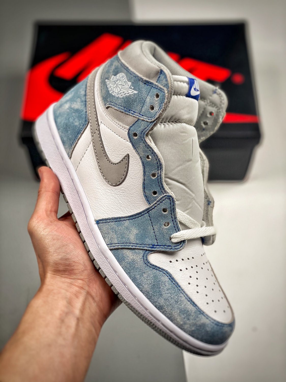 jordan 1 retro high og hyper royallight smoke grey-white