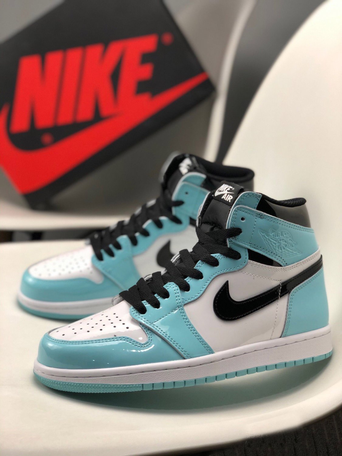 jordan 1 retro high og patent leather whiteaurora-black