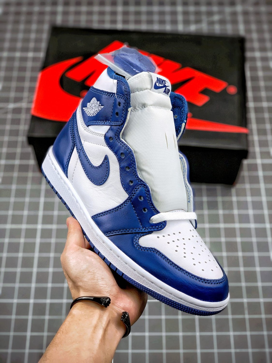 jordan 1 retro high og whitestorm blue 555088-127