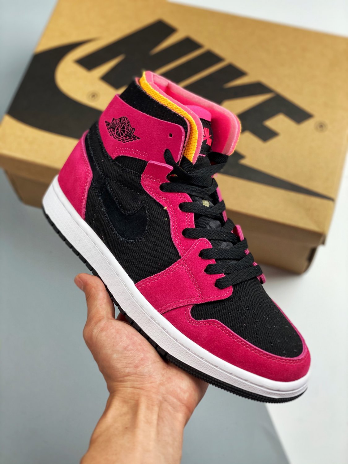jordan 1 zoom comfort fireberryhyper pink-white-black