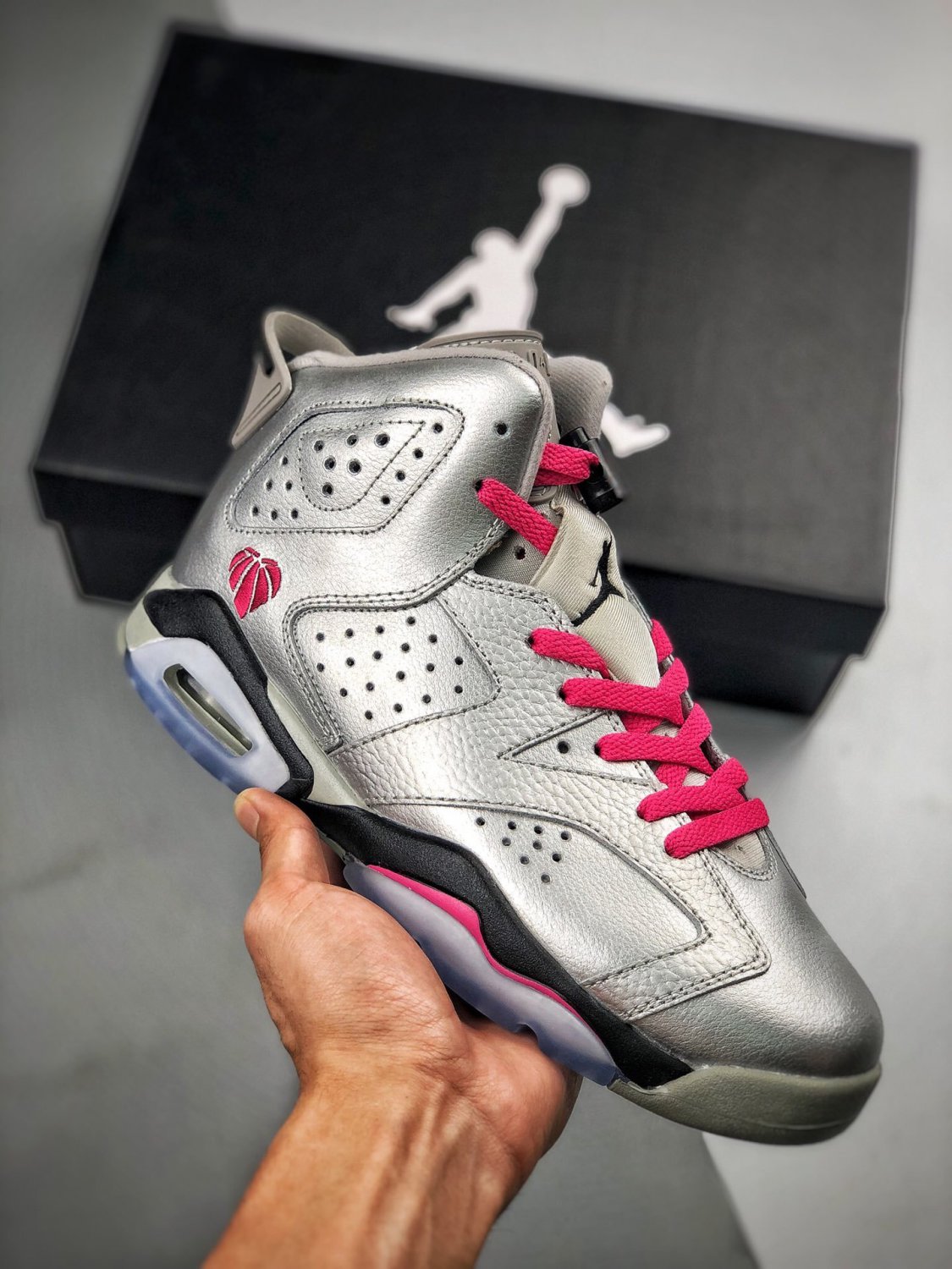jordan 6 retro gs &acirc;��valentines day&acirc;�� metallic silvervivid pink-black