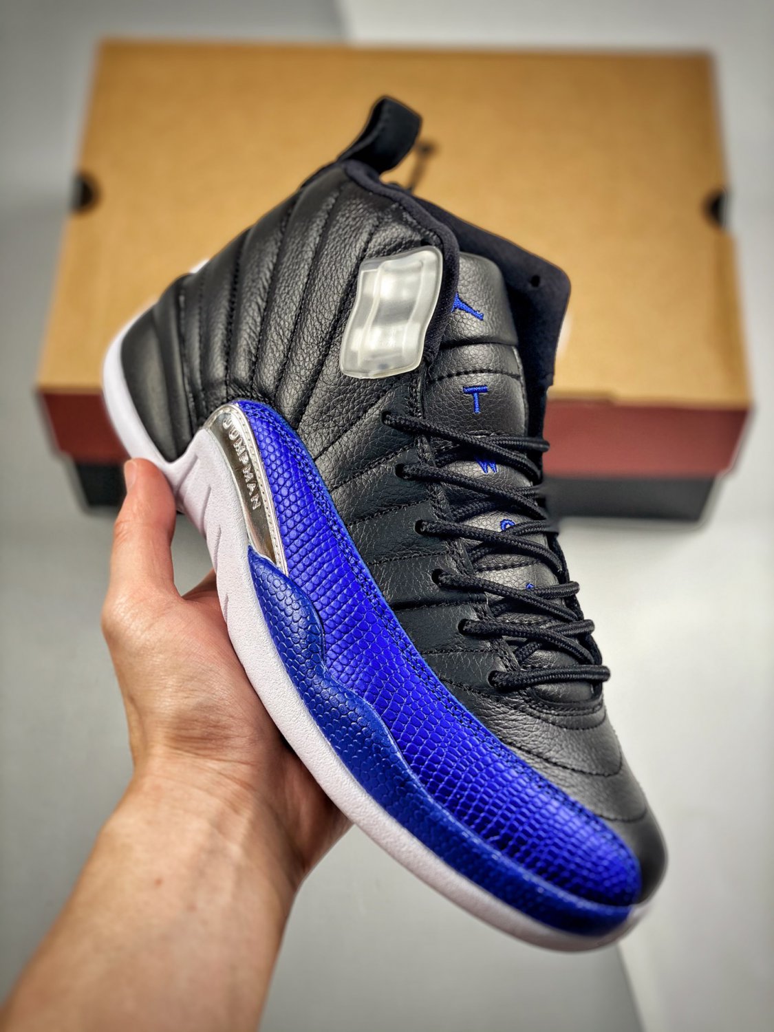 jordan 12 hyper royalblack-metallic silver-white ao6068-004