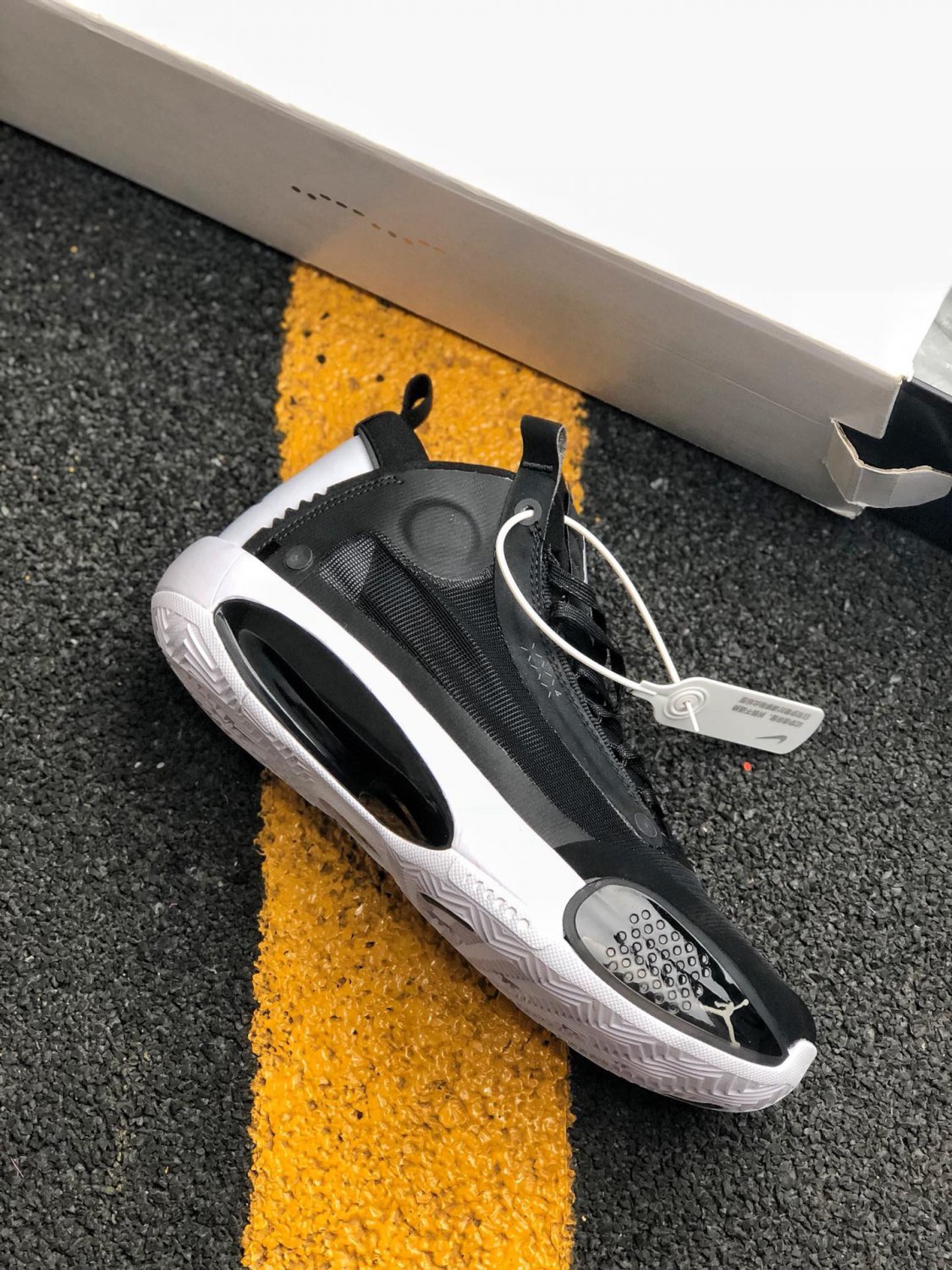 jordan 34 eclipse blackwhite ar3240-001 on