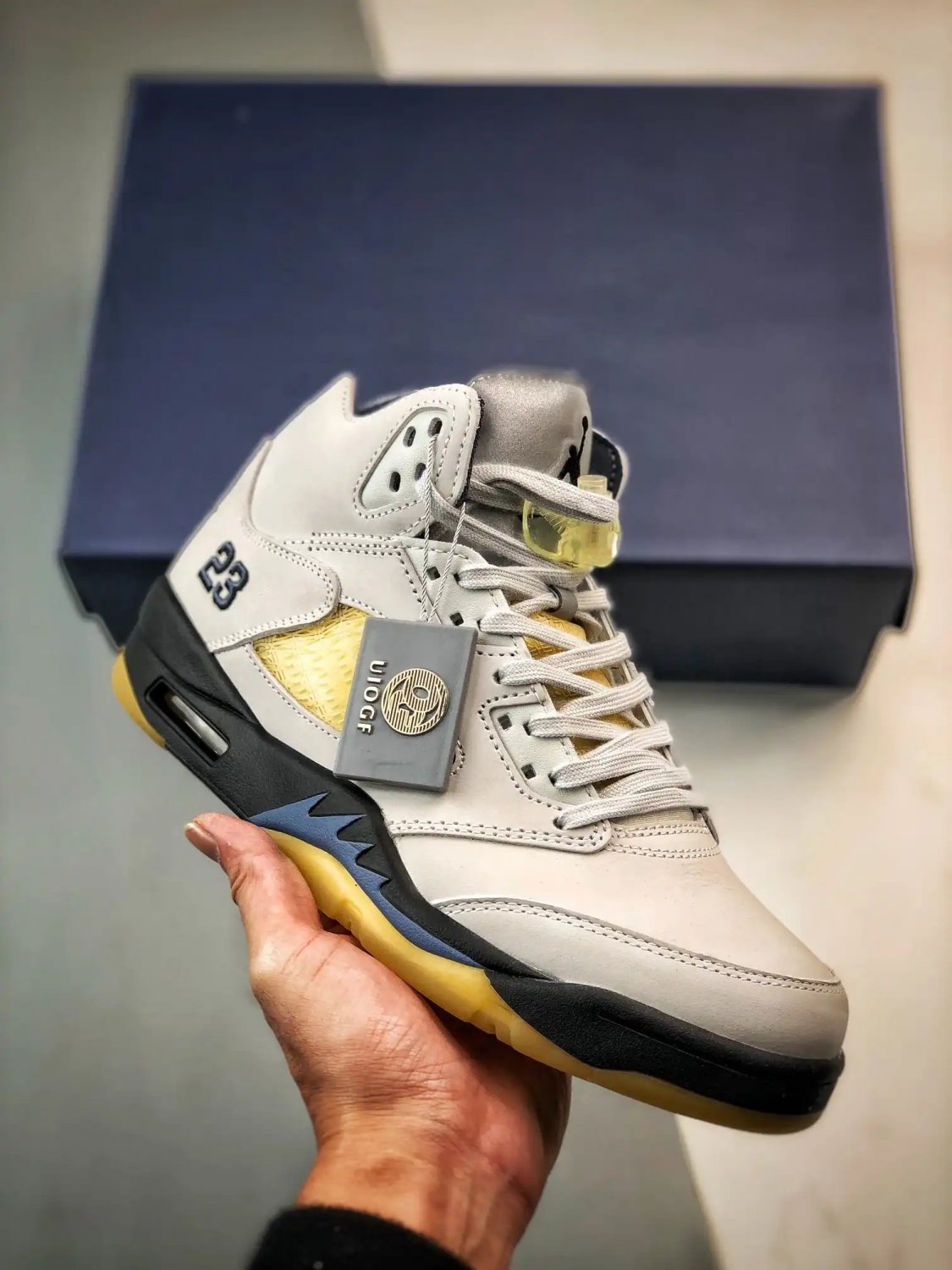 a ma maniere xjordan 5 &Atilde;&cent;&Acirc;�&Acirc;�dawn&Atilde;&cent;&Acirc;�&Acirc;� photon dustblack fz5758-004