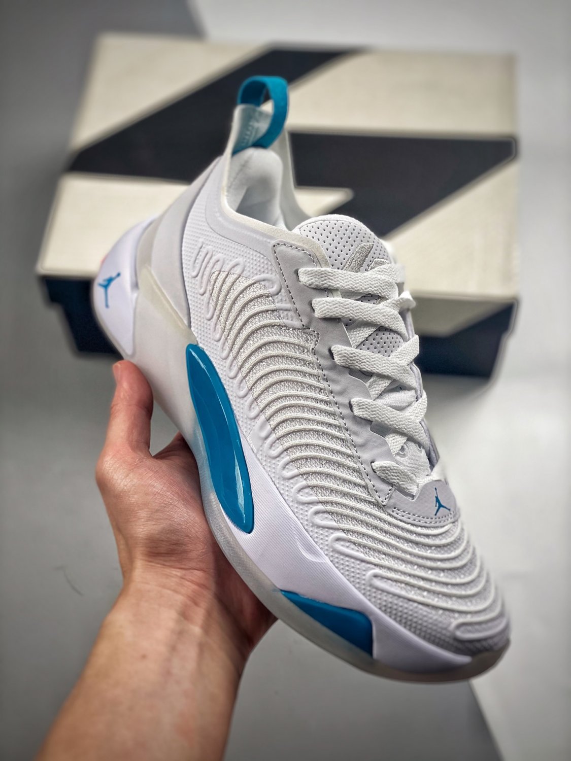 jordan luka 1 whitemetallic silver-neo turquoise