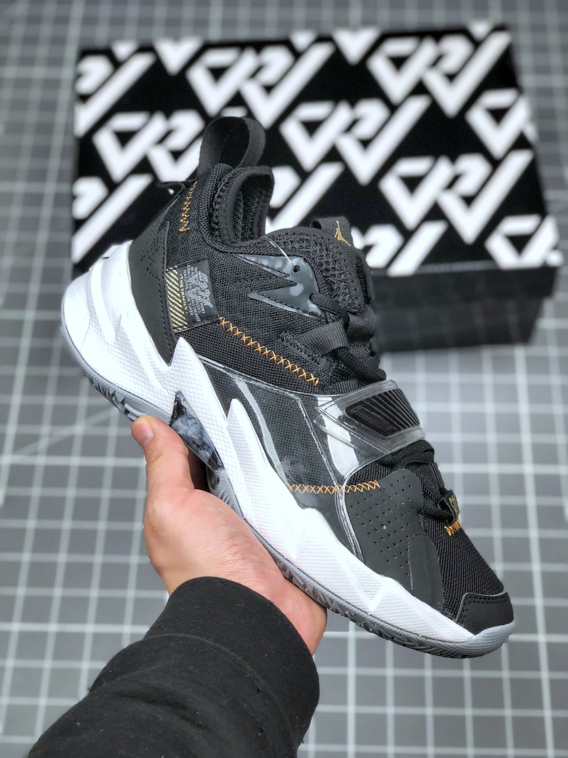jordan why not zer0.3 &Atilde;&cent;&Acirc;�&Acirc;�the family&Atilde;&cent;&Acirc;�&Acirc;� blackmetallic gold-white