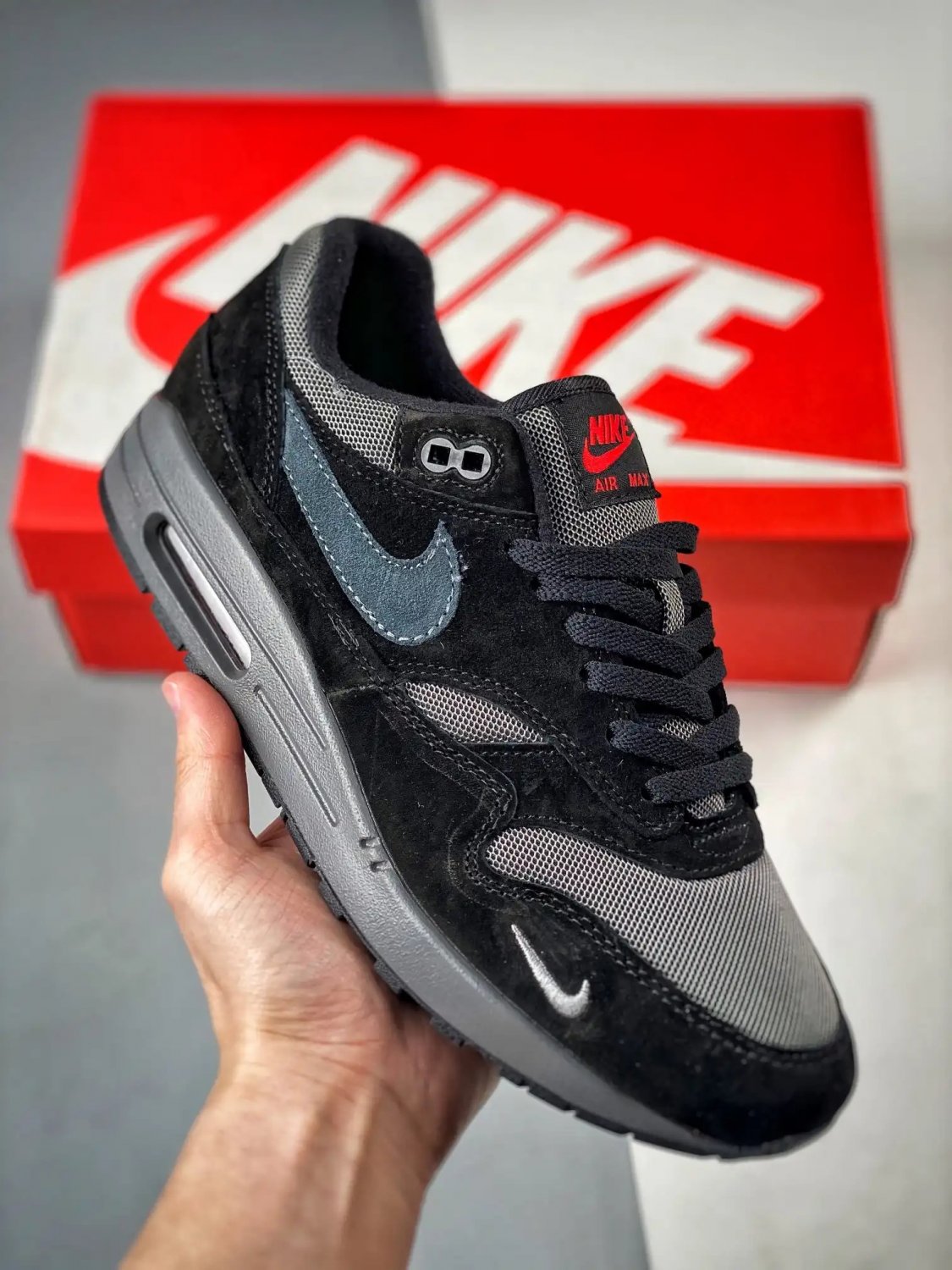 nike air max 1 bred blackuniversity red fv6910-001