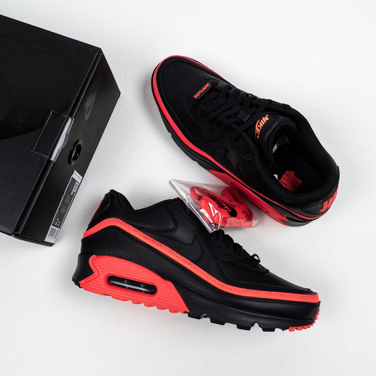 nike air max 90 blacksolar red