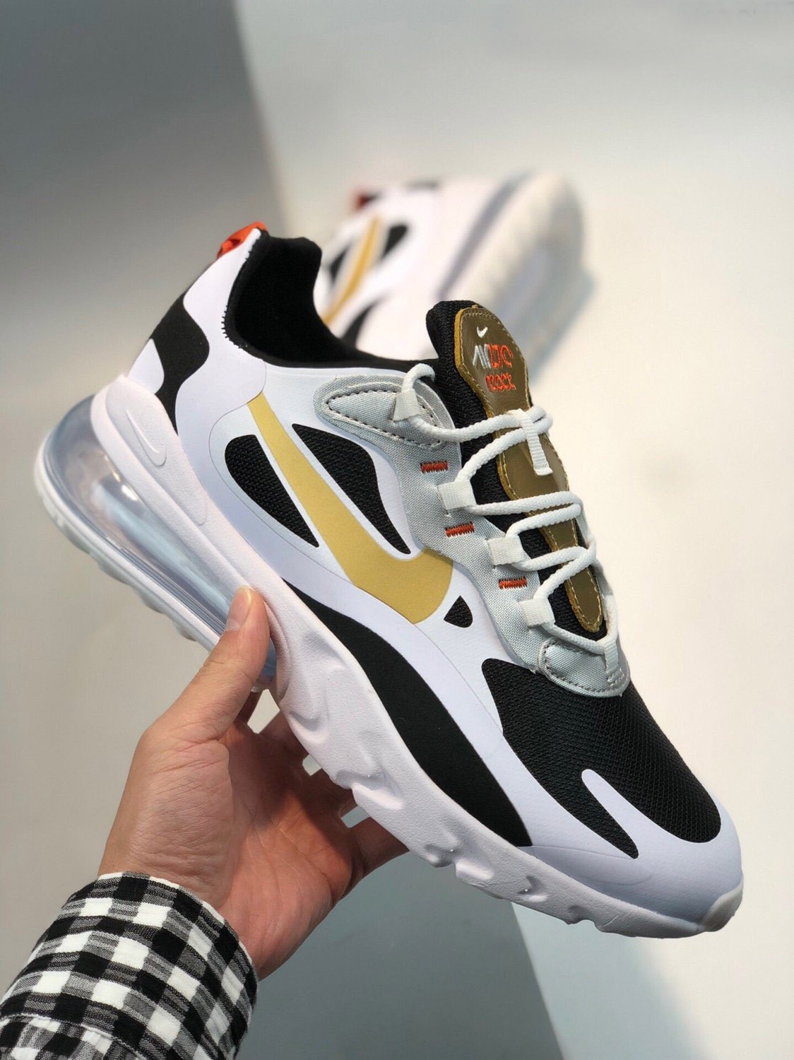 nike air max 270 react blackwhite-metallic gold