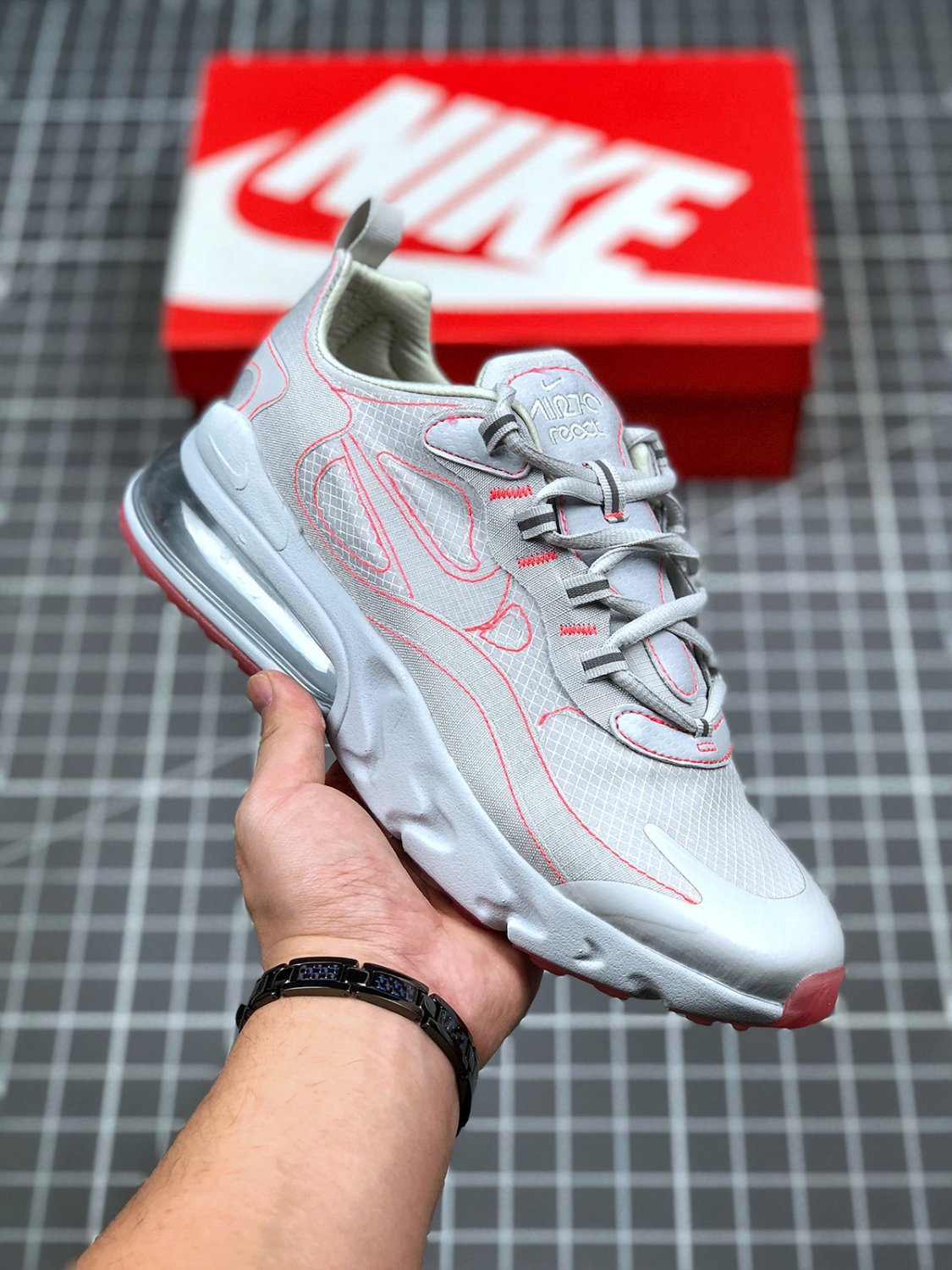 nike air max 270 react whitewhite-flash crimson