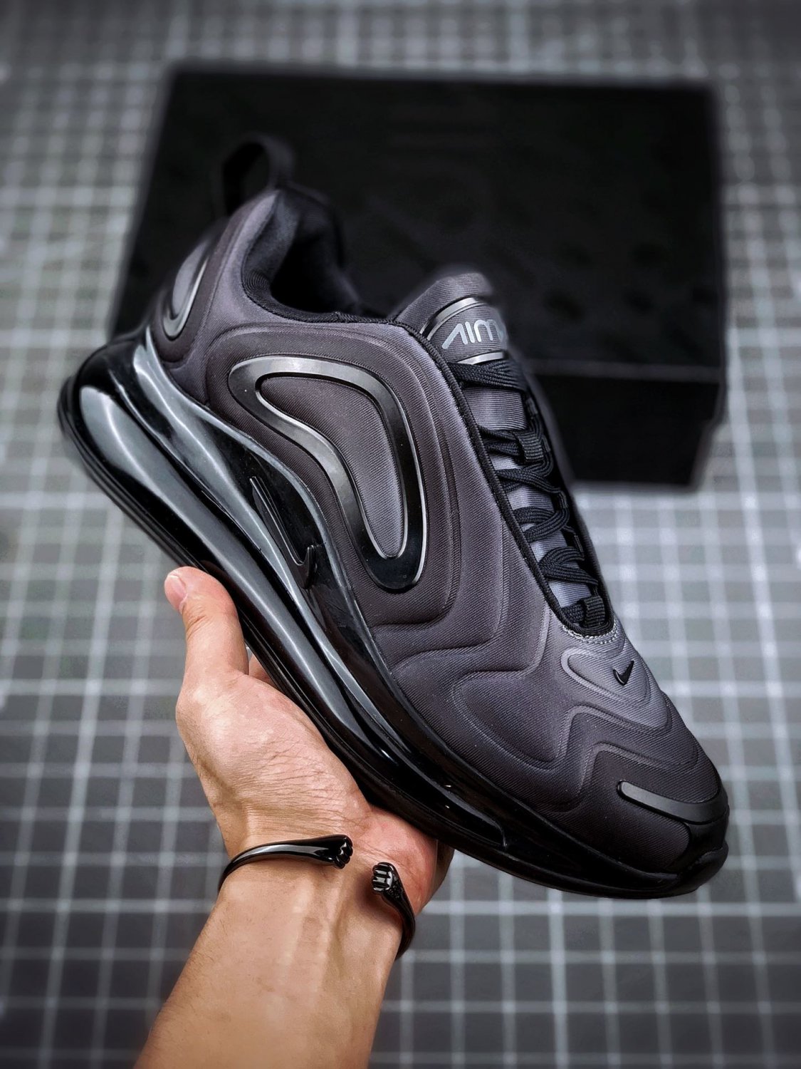 nike air max 720 &Acirc;�&Acirc;�triple black&Acirc;�&Acirc;� ao2924-004