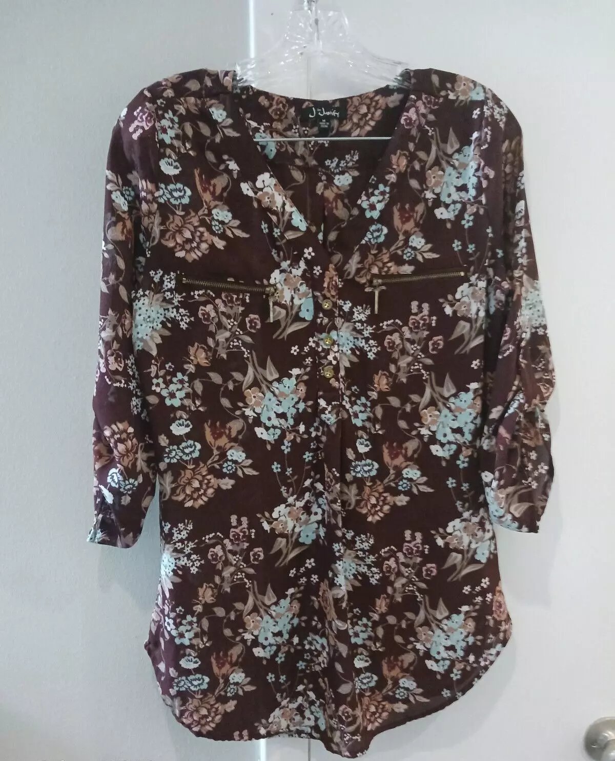 J is for Justify Womans Medium Floral Blouse 3/4 Adjustable Sleeves