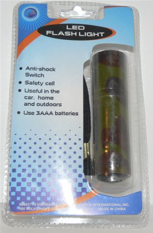 MICRO CAMOUFLAGE 3 LED FLASHLIGHT 3AAA CAMO - NEW + FREE SHIPPING!