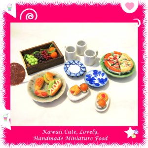 PIZZA PICNIC SET - HANDMADE POLYMER CLAY FOOD FOR DOLLS HOUSE OR MINIATURISTS ECDMF-BK4002