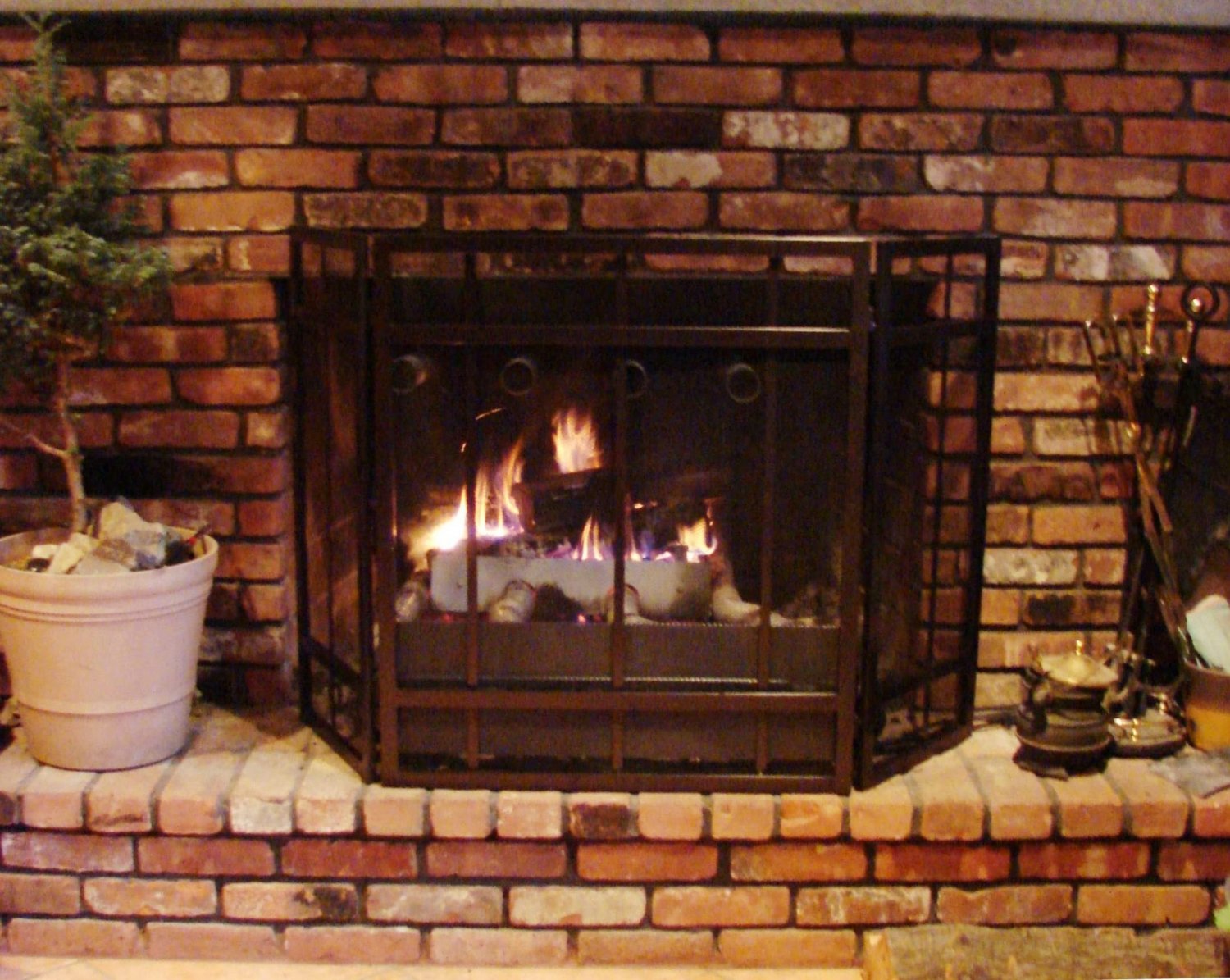 Wood Burning Fireplace Grate With Blower