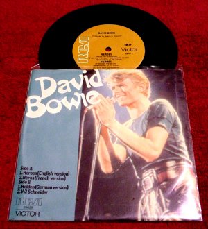 David Bowie * HEROES *  Original 45rpm with Picture Sleeve 1977 Mint