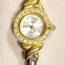 Vintage GLORIA VANDERBILT Ladies Crystal Bezel Two-Tone Bracelet Quartz Watch Vintage GLORIA VANDERBILT Ladies Crystal Bezel Two-Tone Bracelet Quartz Watch