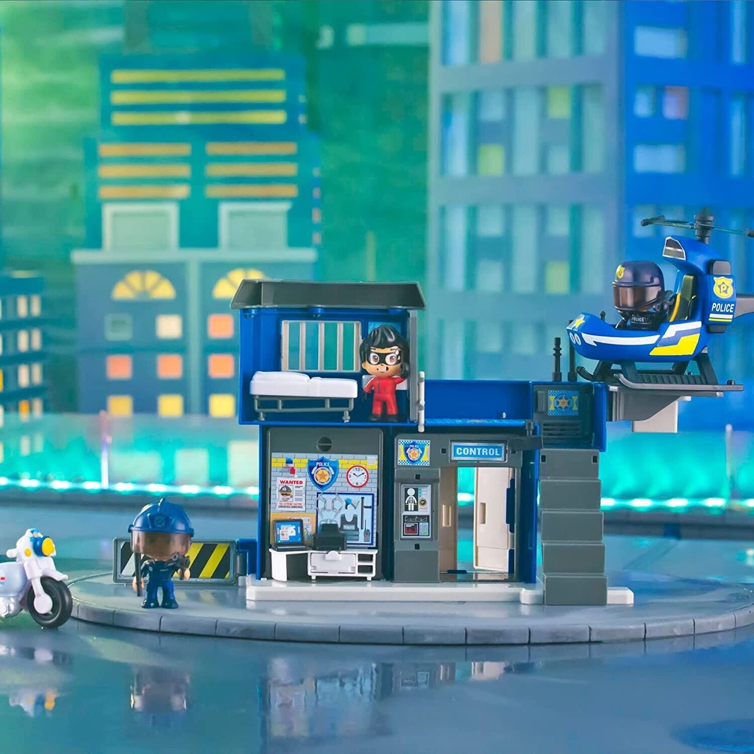 Pinypon Action Traps In The Police Station Playset - 3 Floors, Light & Sound Alarm, Includes 2 Figurines, Superhero Accessories - View #13
