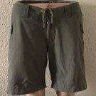 North Face Womens Shorts Moss Green Hiking Camping Casual size 8 North Face Womens Shorts Moss Green Hiking Camping Casual size 8