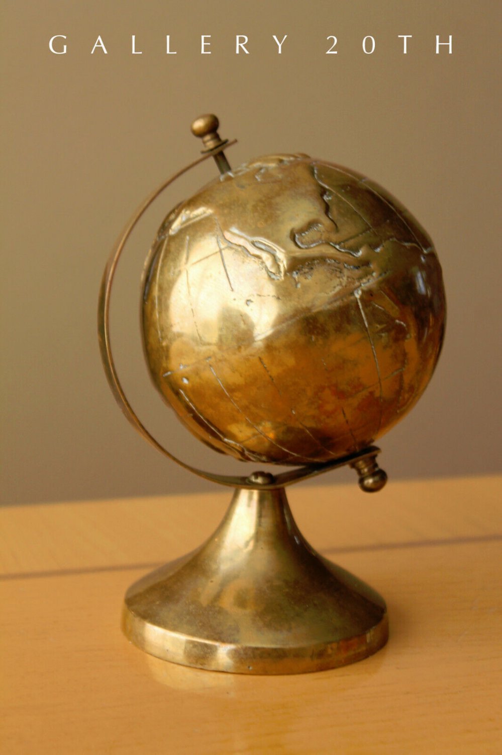 COOL! SMALL DESK BRASS GLOBE! WORLD VTG MAP ATOMIC NY PENTHOUSE RETRO 1940s 50s