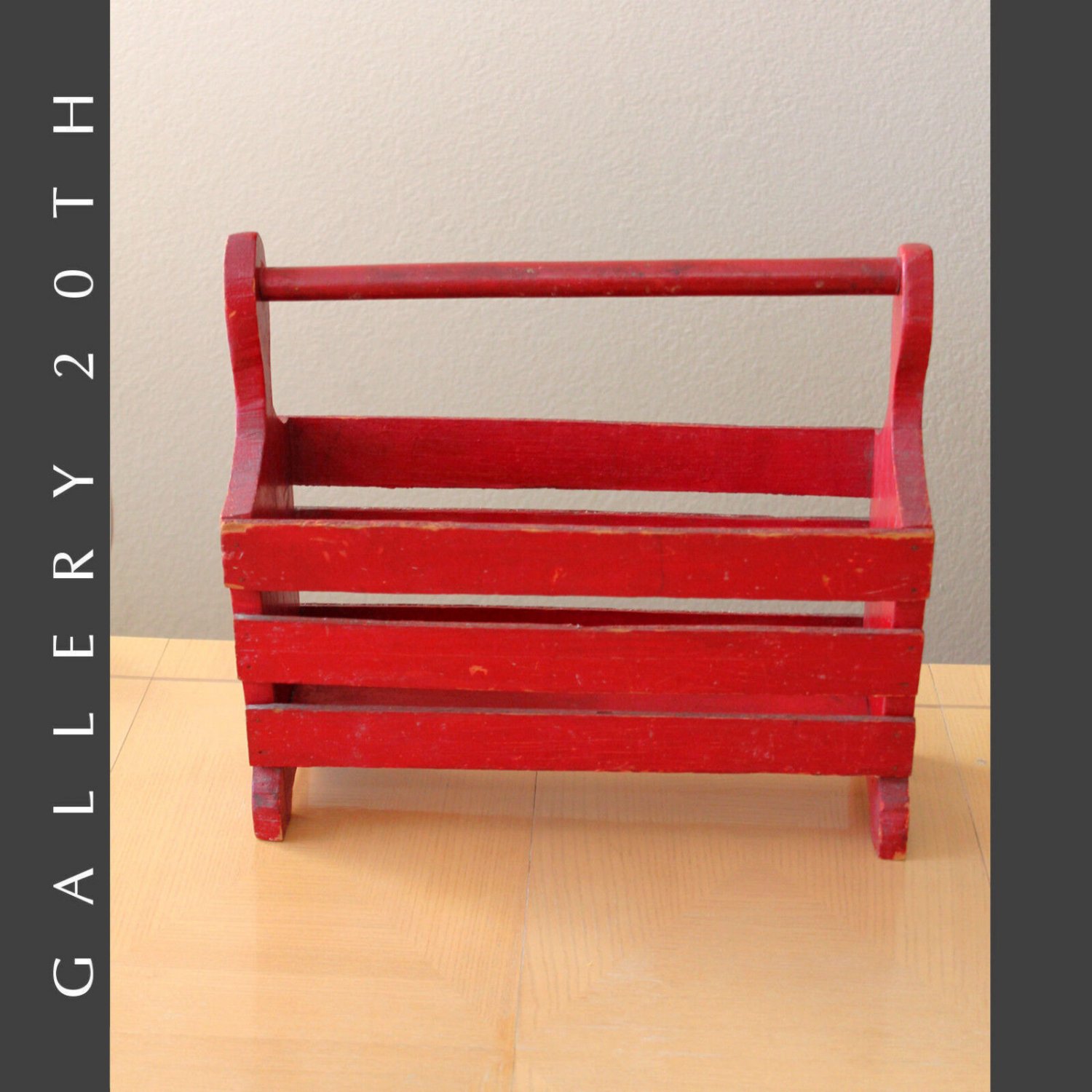 RED MID CENTURY SHABBY CHIC WOOD MAGAZINE RACK! DISTRESSED RUSTIC DECOR 50'S Vtg