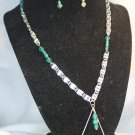 Silver and green necklace and earrings set (35c)