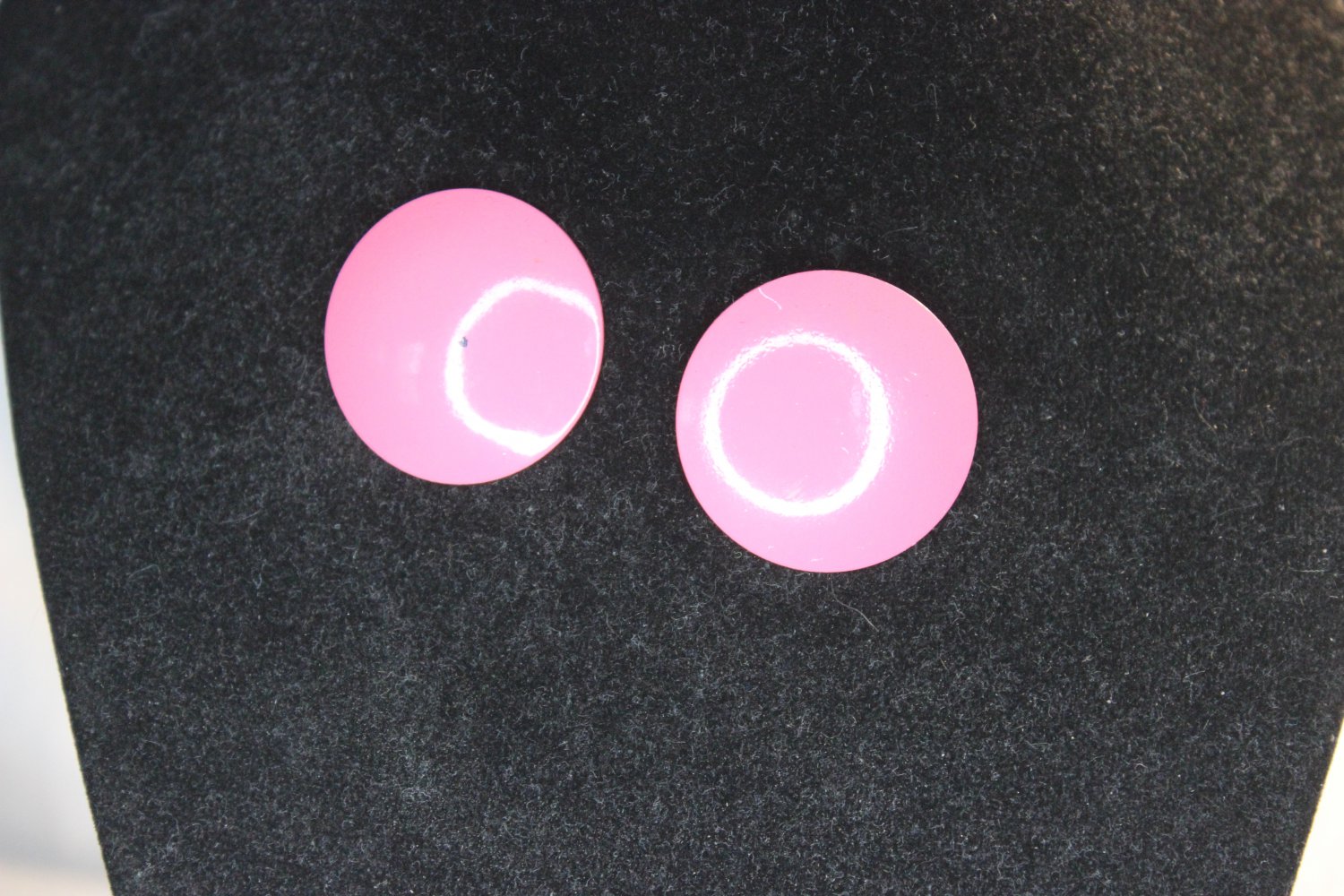 Button post 80s earrings (106c)