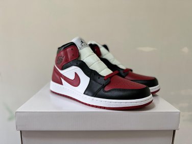 Mens Air Jordan 1 Mid AJ1 Sneaker AJ4-904284